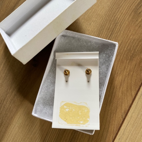 NWOT Necklace & Earrings Set - Picture 4 of 4